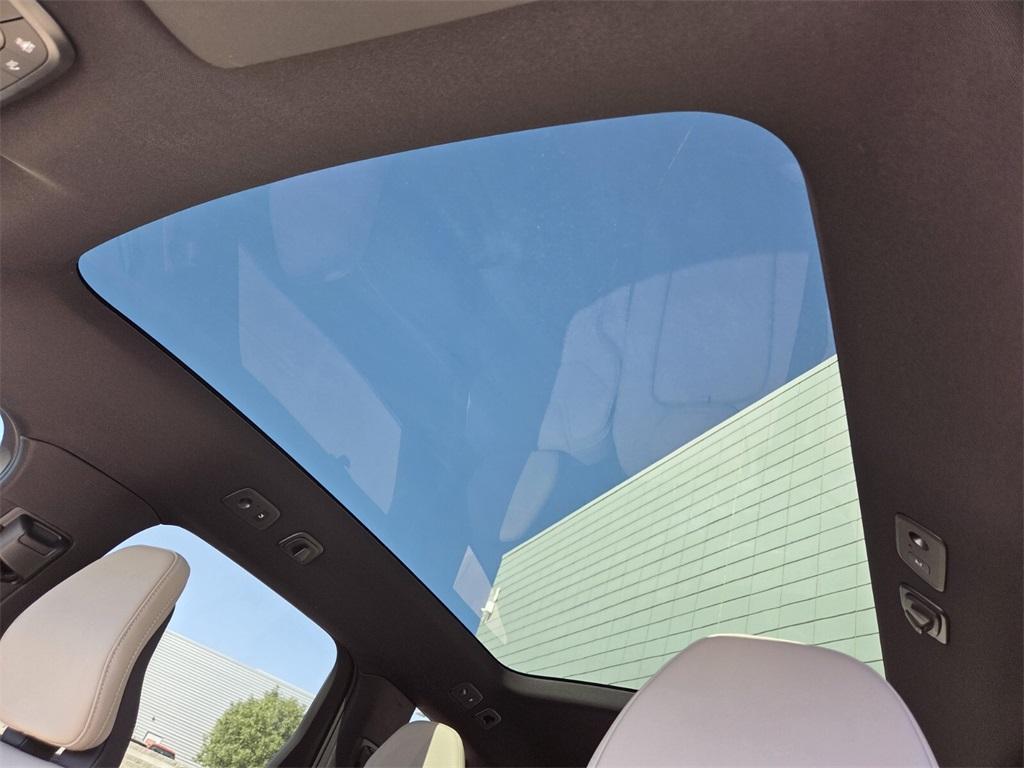 new 2025 Volvo EX90 car, priced at $76,910