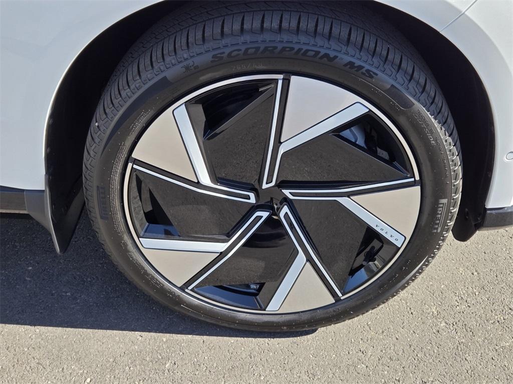 new 2025 Volvo EX90 car, priced at $76,910
