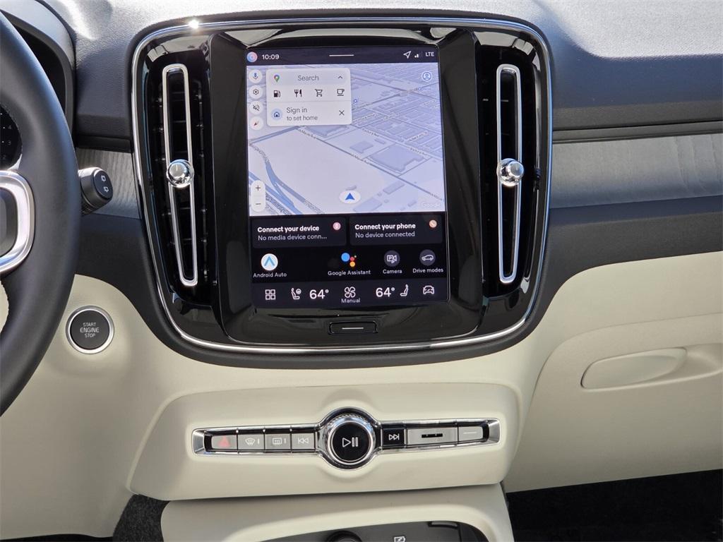 new 2026 Volvo XC40 car