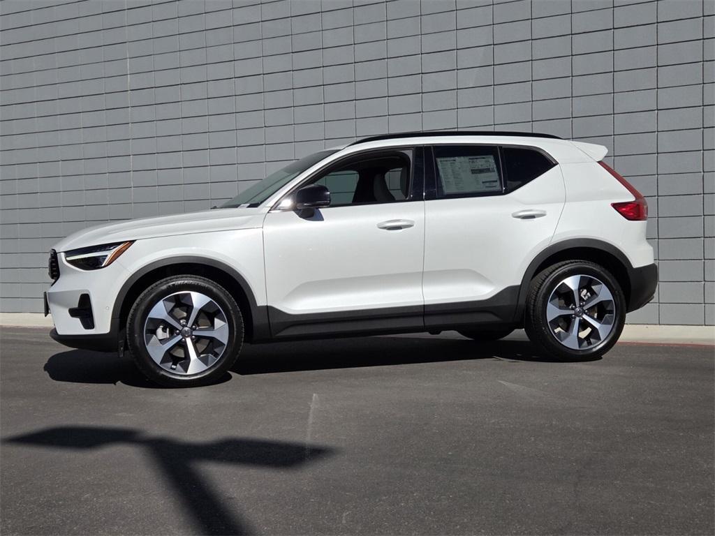 new 2026 Volvo XC40 car