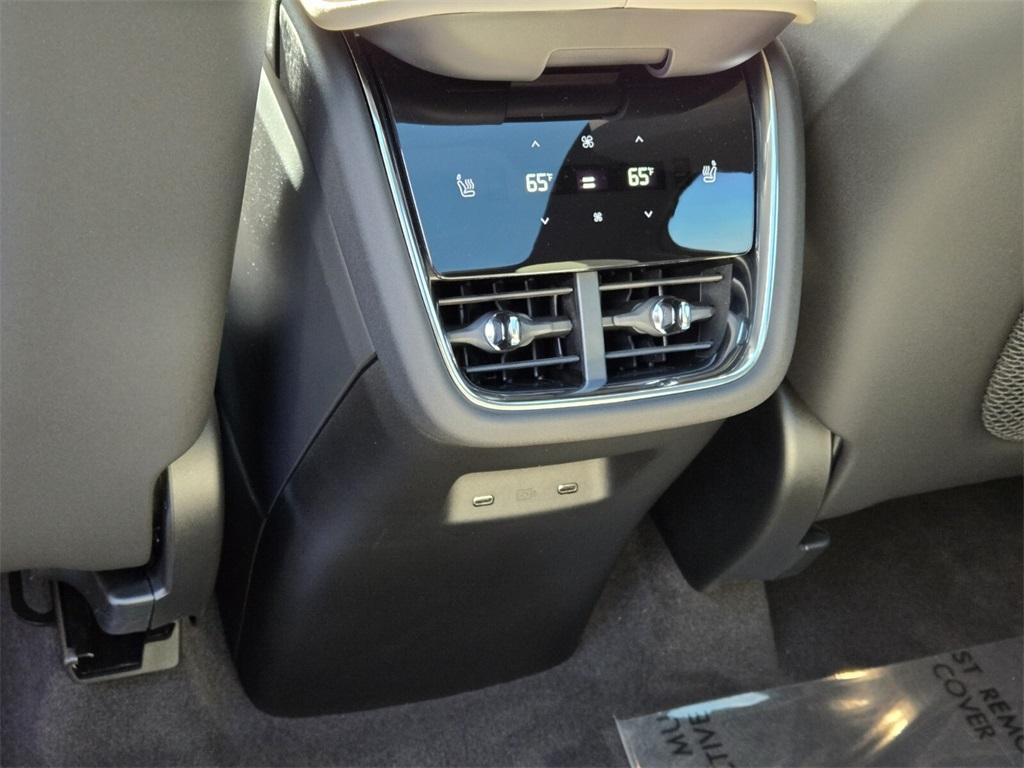 new 2025 Volvo EX90 car, priced at $86,721