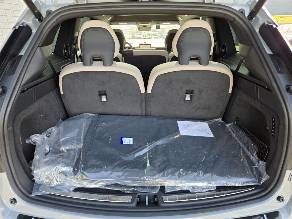 new 2025 Volvo EX90 car, priced at $86,721