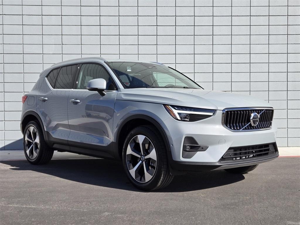 new 2025 Volvo XC40 car, priced at $48,335