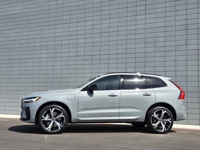 new 2025 Volvo XC60 Plug-In Hybrid car