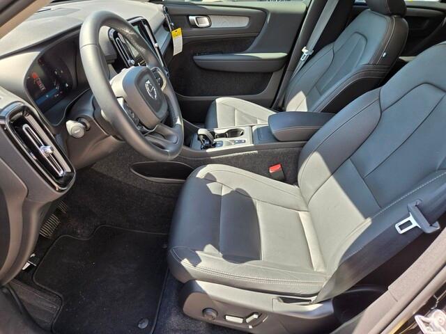 new 2025 Volvo XC40 car, priced at $46,015