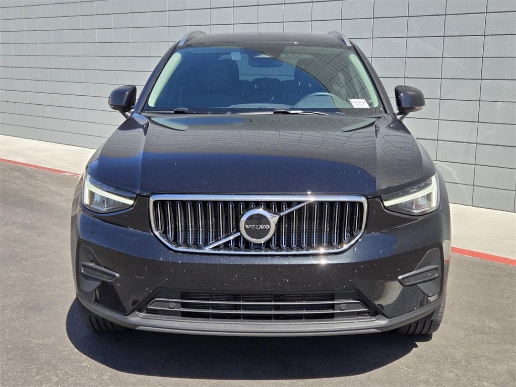 new 2025 Volvo XC40 car, priced at $42,254
