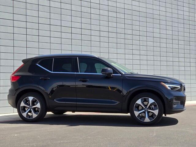 new 2025 Volvo XC40 car, priced at $46,015