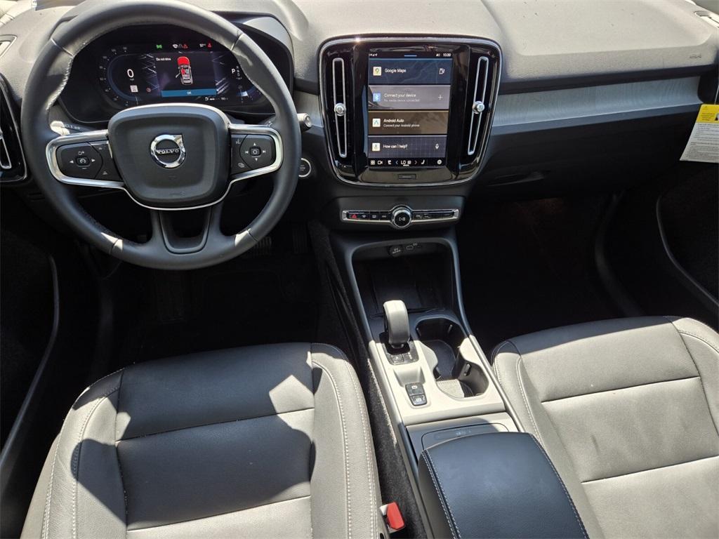 new 2025 Volvo XC40 car, priced at $42,254