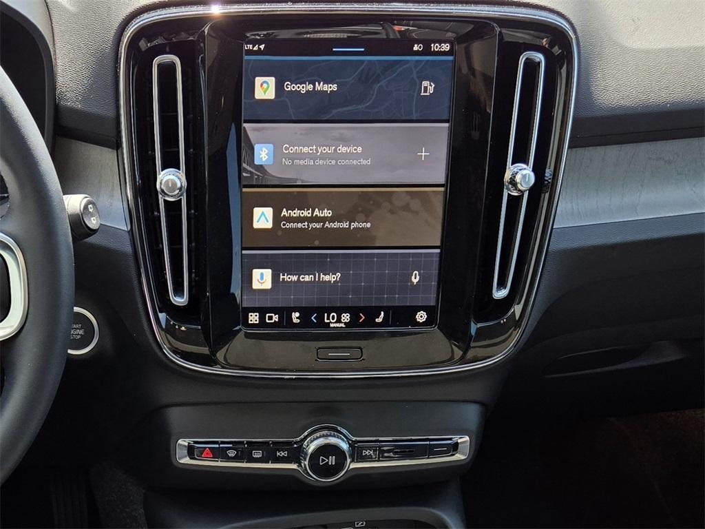 new 2025 Volvo XC40 car, priced at $42,254
