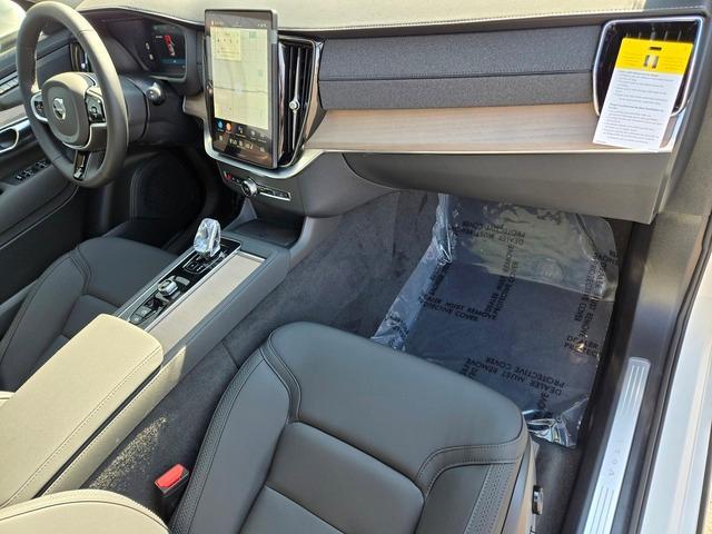new 2025 Volvo XC90 car, priced at $61,101