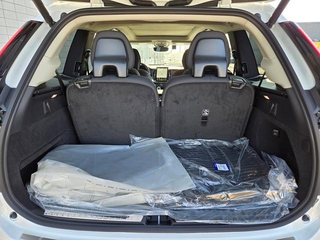 new 2025 Volvo XC90 car, priced at $61,101
