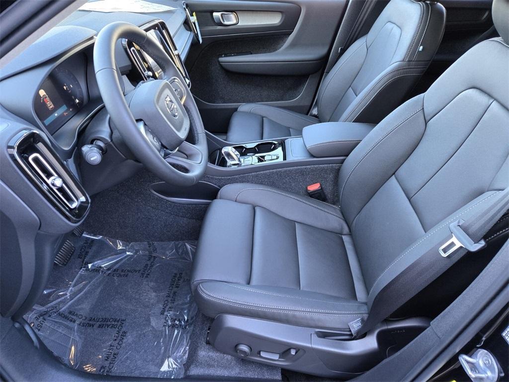 new 2025 Volvo XC40 car, priced at $48,335