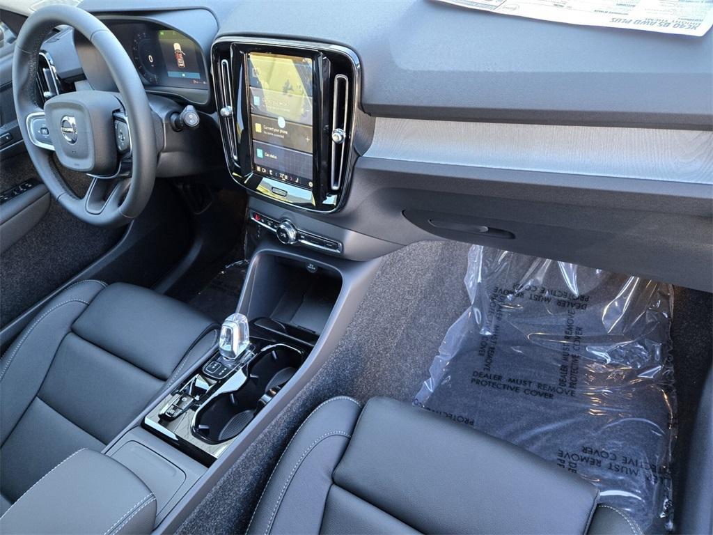 new 2025 Volvo XC40 car, priced at $48,335