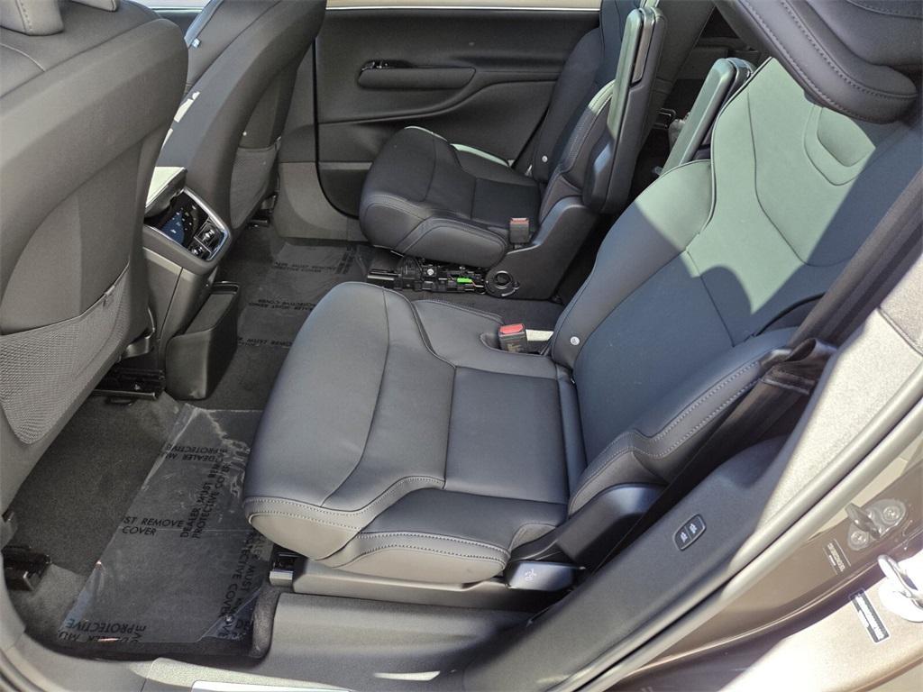 new 2025 Volvo EX90 car, priced at $75,335