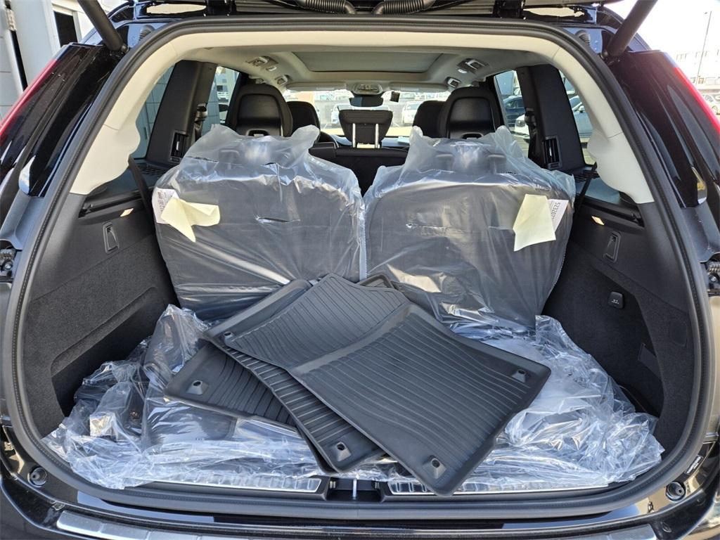 new 2025 Volvo XC90 Plug-In Hybrid car, priced at $75,765