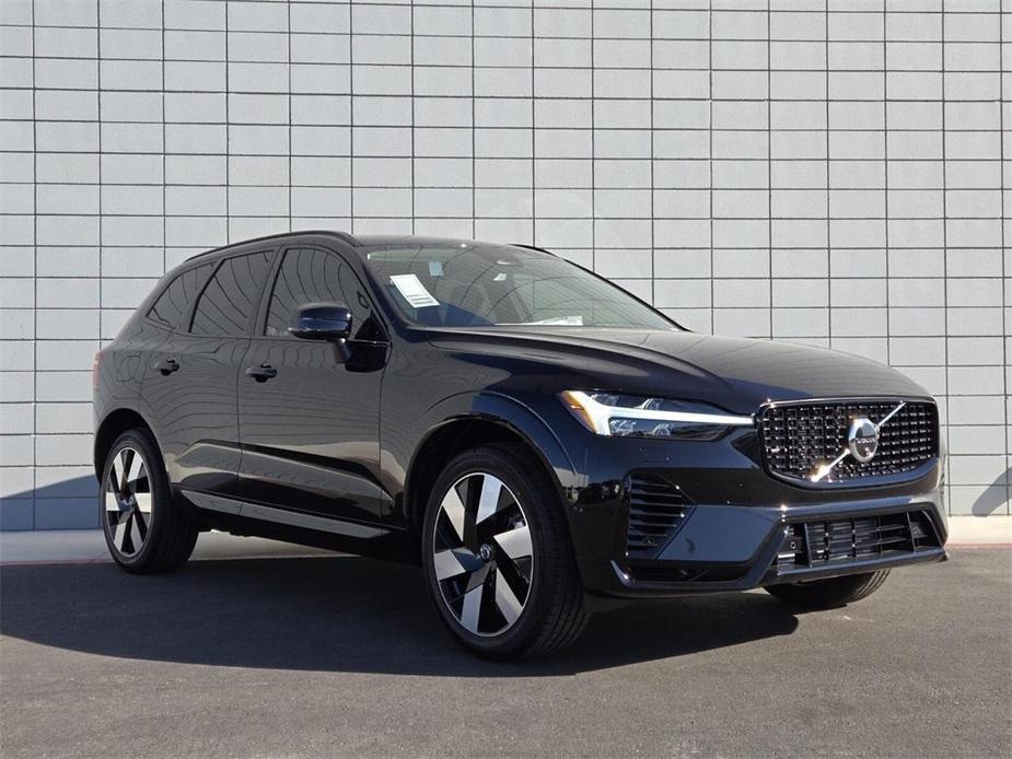 new 2025 Volvo XC60 Plug-In Hybrid car