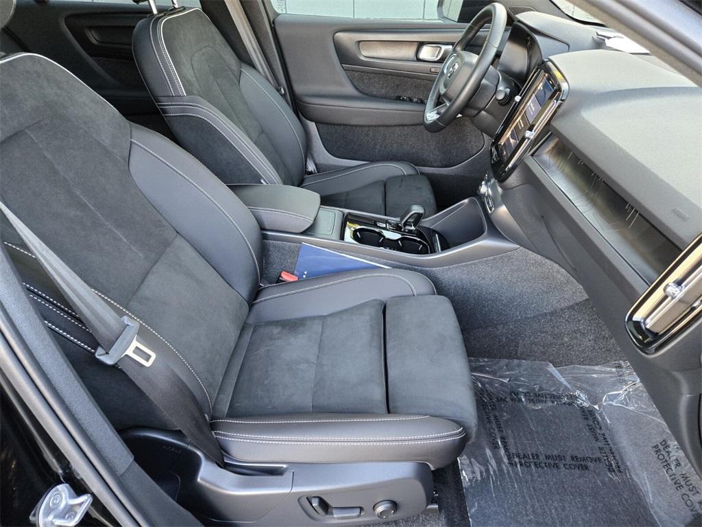 used 2023 Volvo C40 Recharge Pure Electric car, priced at $33,719