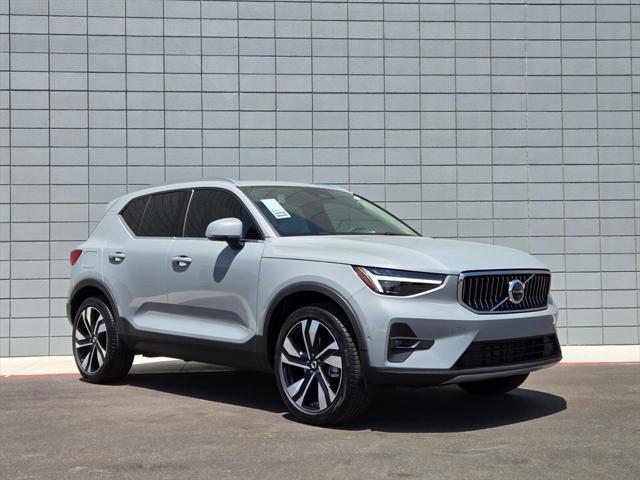 new 2025 Volvo XC40 car