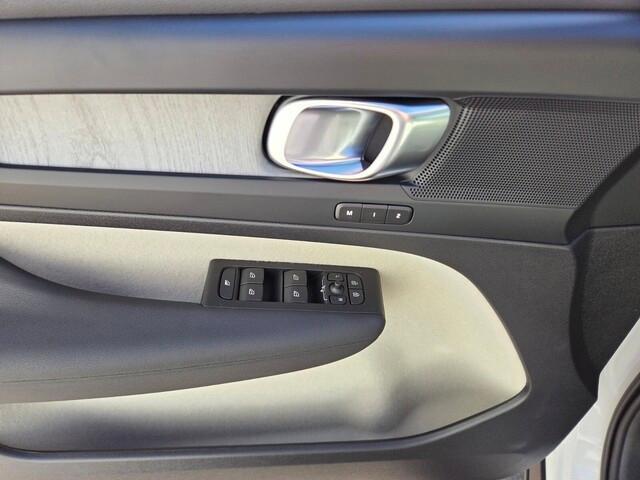 new 2026 Volvo XC40 car, priced at $48,150