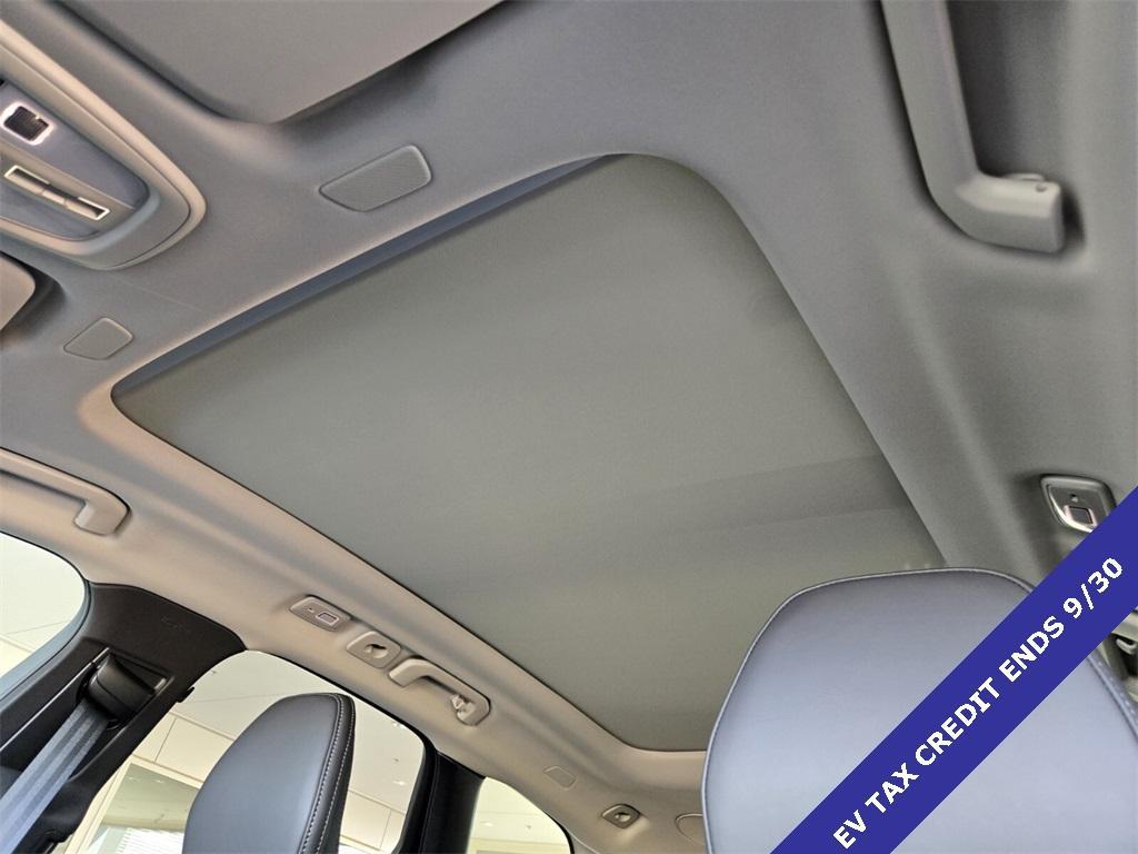 new 2025 Volvo XC60 Plug-In Hybrid car, priced at $69,593