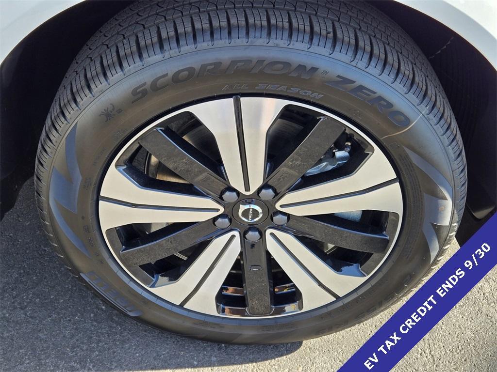 new 2025 Volvo XC60 Plug-In Hybrid car, priced at $67,393