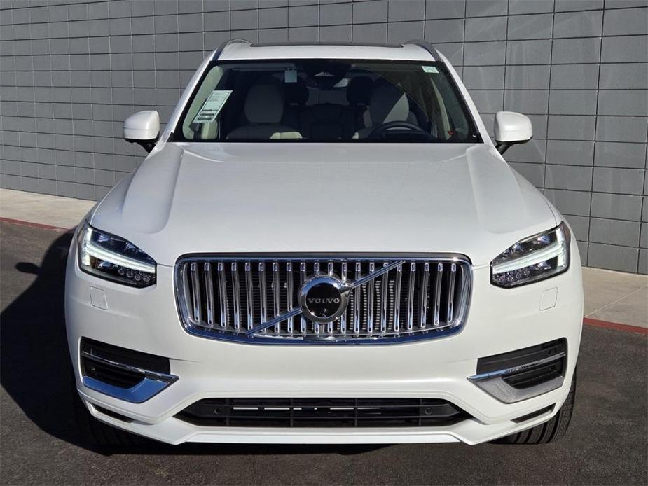 new 2025 Volvo XC90 Plug-In Hybrid car