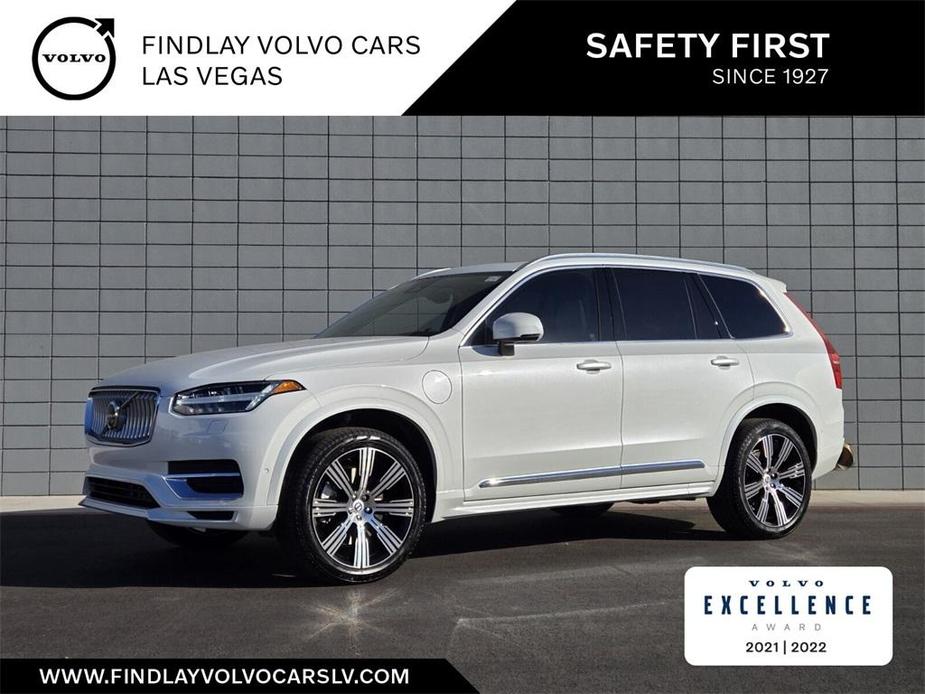 new 2025 Volvo XC90 Plug-In Hybrid car