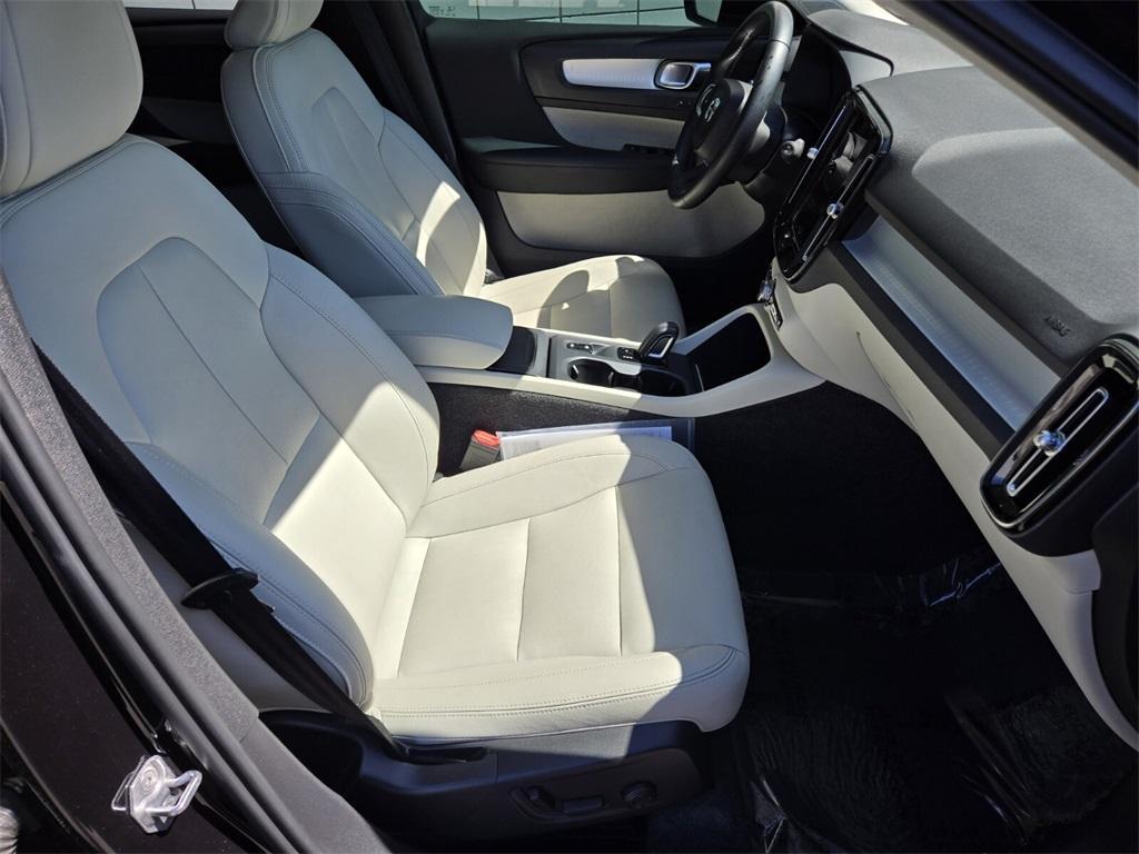used 2021 Volvo XC40 car, priced at $19,985