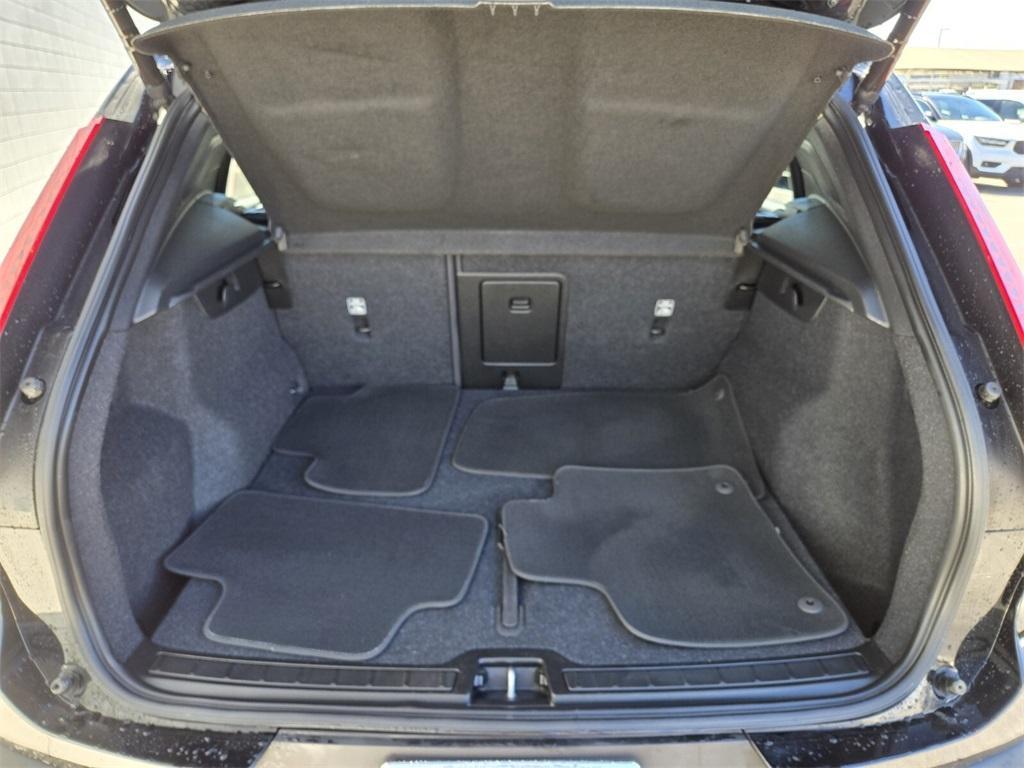 used 2021 Volvo XC40 car, priced at $19,985