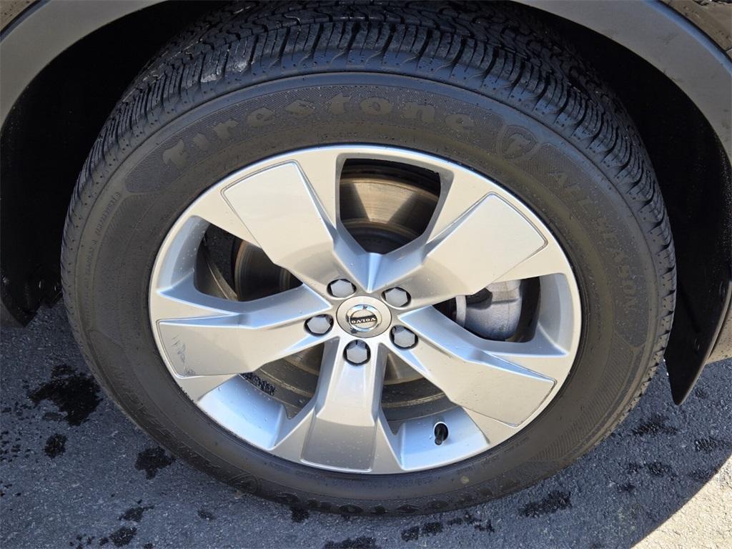 used 2021 Volvo XC40 car, priced at $19,985