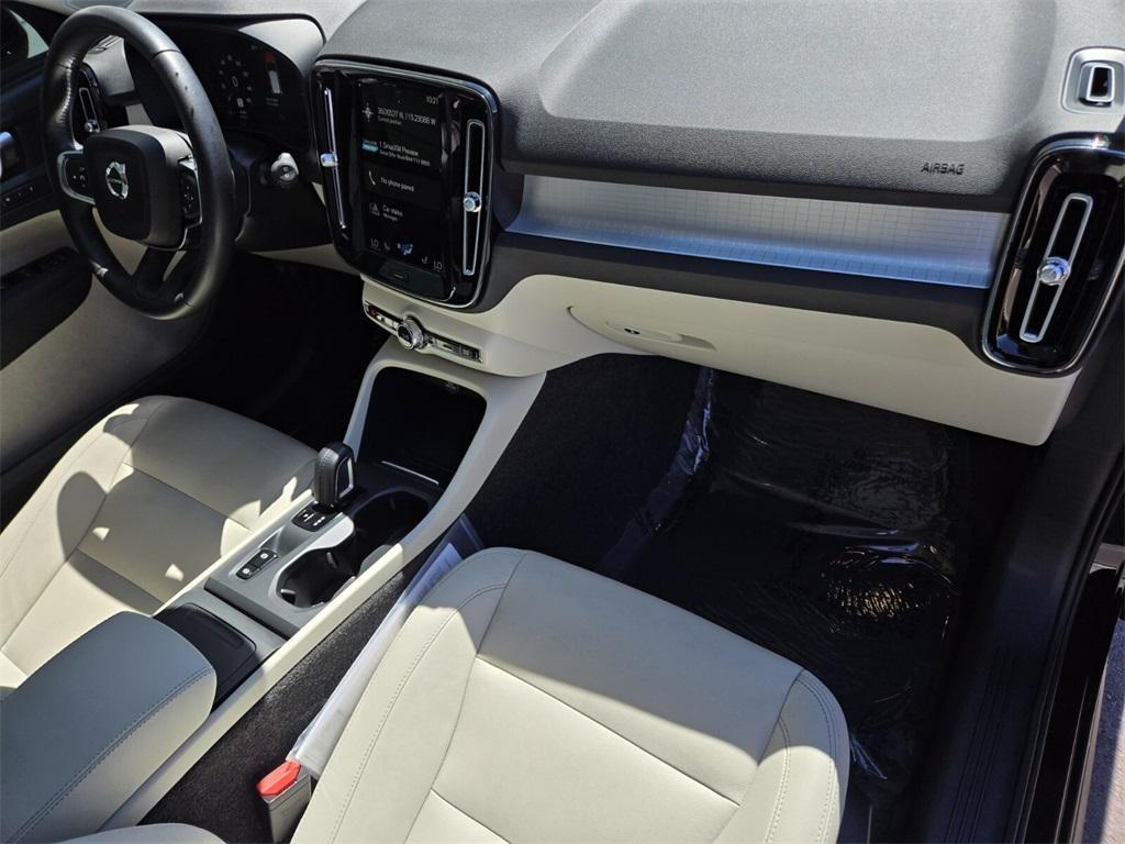used 2021 Volvo XC40 car, priced at $19,985