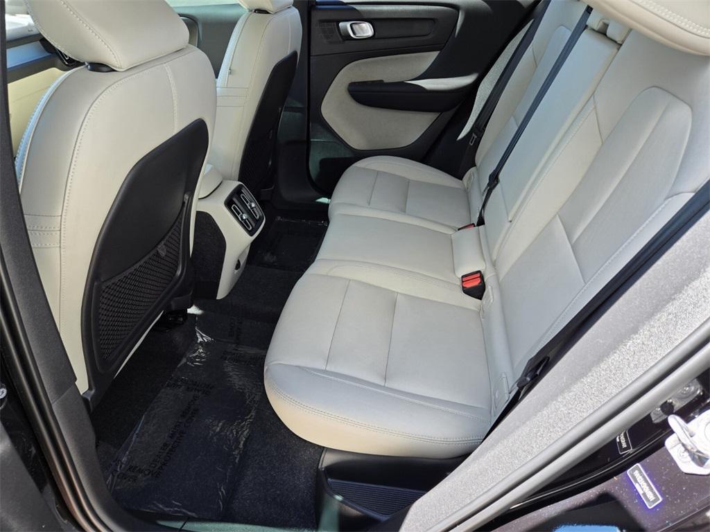 used 2021 Volvo XC40 car, priced at $19,985
