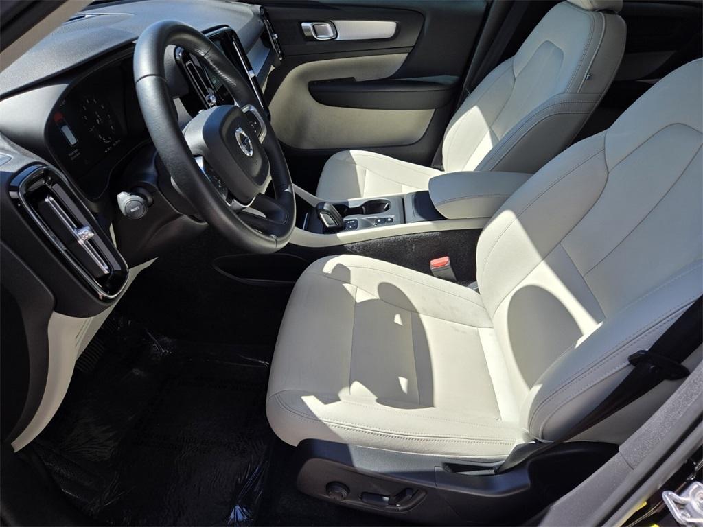 used 2021 Volvo XC40 car, priced at $19,985