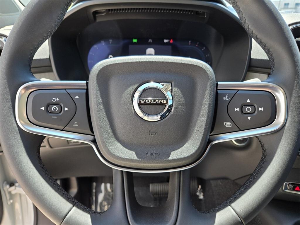new 2025 Volvo XC40 car, priced at $51,409