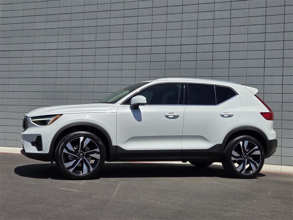 new 2025 Volvo XC40 car, priced at $52,140
