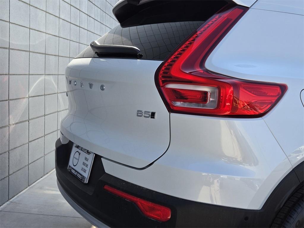new 2025 Volvo XC40 car, priced at $48,015