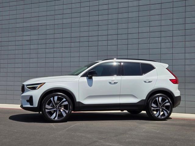 new 2025 Volvo XC40 car, priced at $47,810