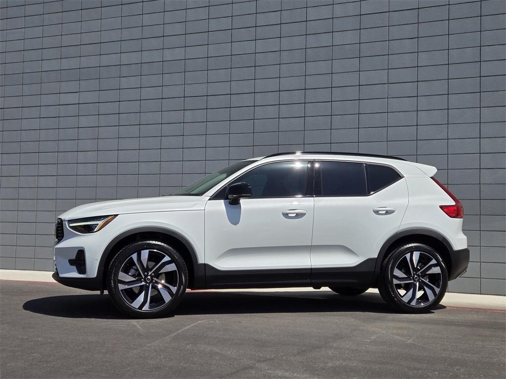new 2025 Volvo XC40 car, priced at $45,821