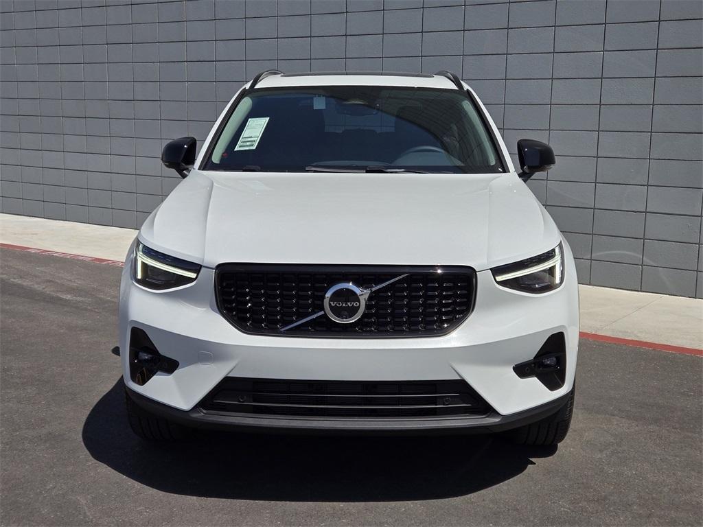 new 2025 Volvo XC40 car, priced at $45,821