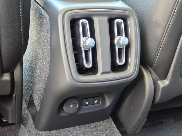 new 2025 Volvo XC40 car, priced at $47,810
