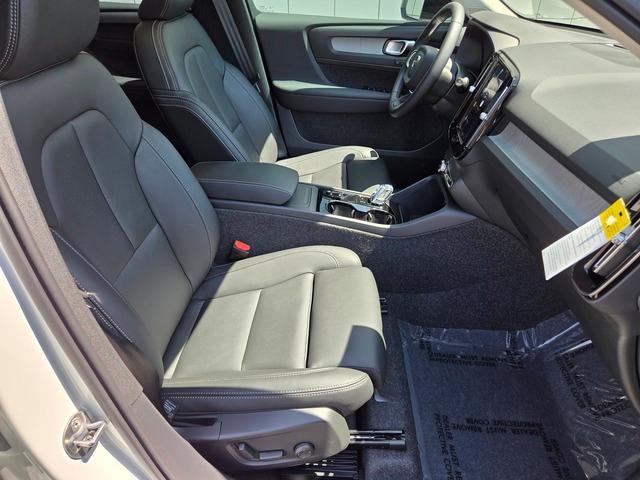 new 2025 Volvo XC40 car, priced at $47,810