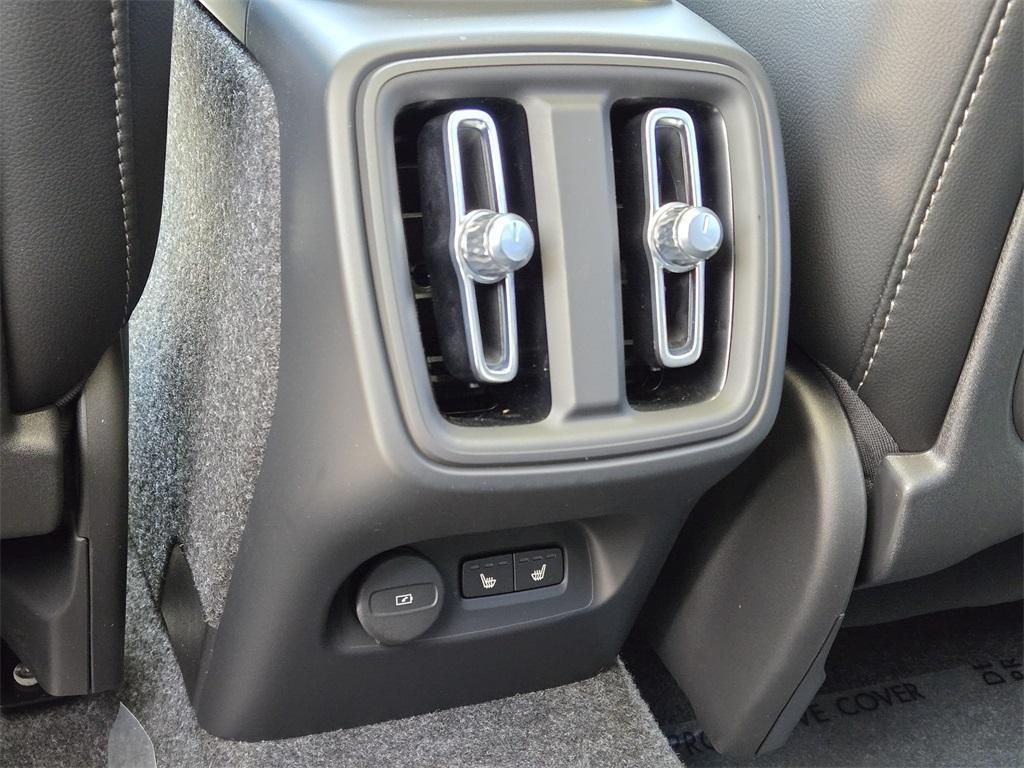 new 2025 Volvo XC40 car, priced at $45,821