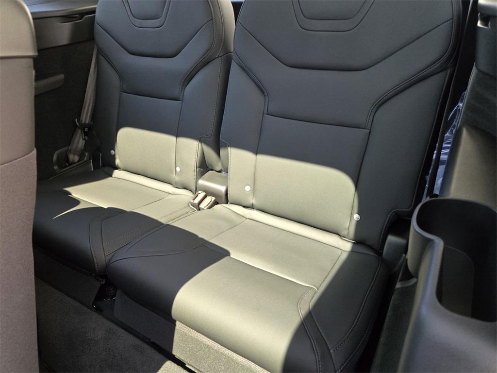 new 2025 Volvo EX90 car, priced at $81,290
