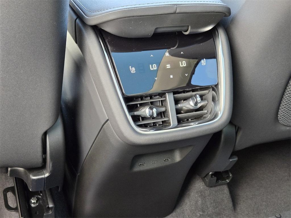 new 2025 Volvo EX90 car, priced at $81,290