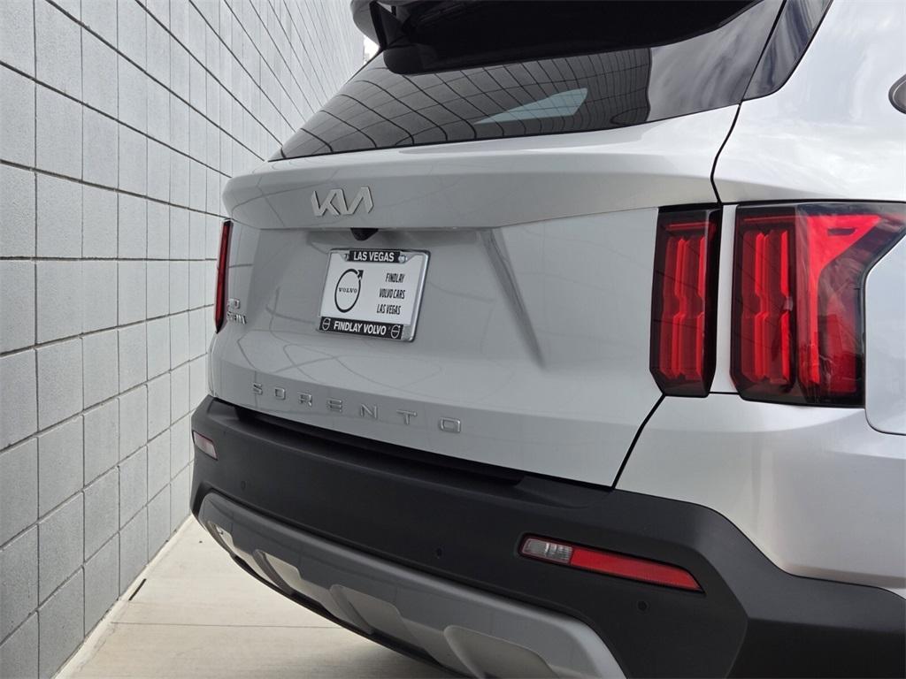 used 2022 Kia Sorento car, priced at $31,634