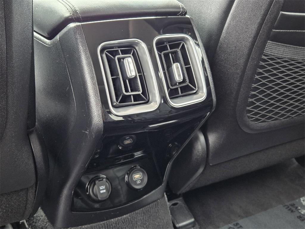 used 2022 Kia Sorento car, priced at $31,634