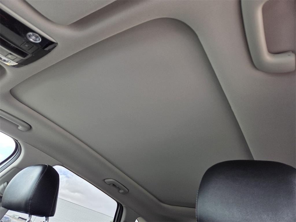 used 2022 Kia Sorento car, priced at $31,634