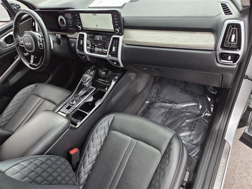 used 2022 Kia Sorento car, priced at $31,634