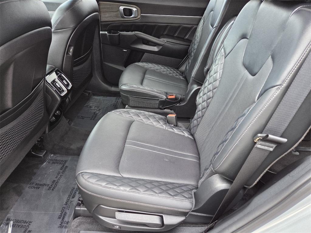 used 2022 Kia Sorento car, priced at $31,634