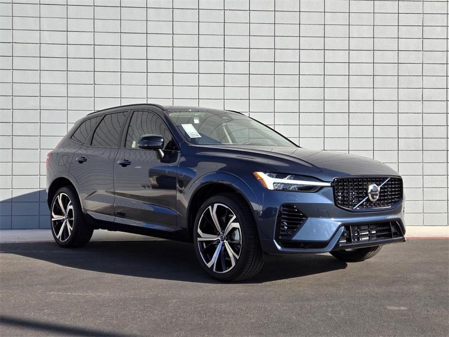 new 2025 Volvo XC60 Plug-In Hybrid car